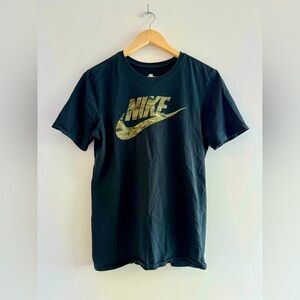 Nike logo tee (S)